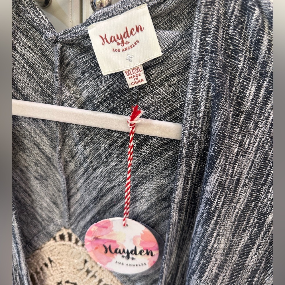 Hayden Los Angeles Cardigan Top Womens 1XL/2XL Gray Aztec Crochet Short Sleeve - Picture 2 of 6